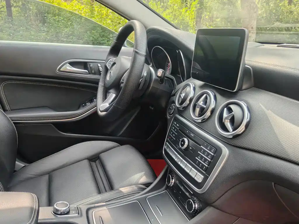 Mercedes-Benz GLA — миниатюра 14