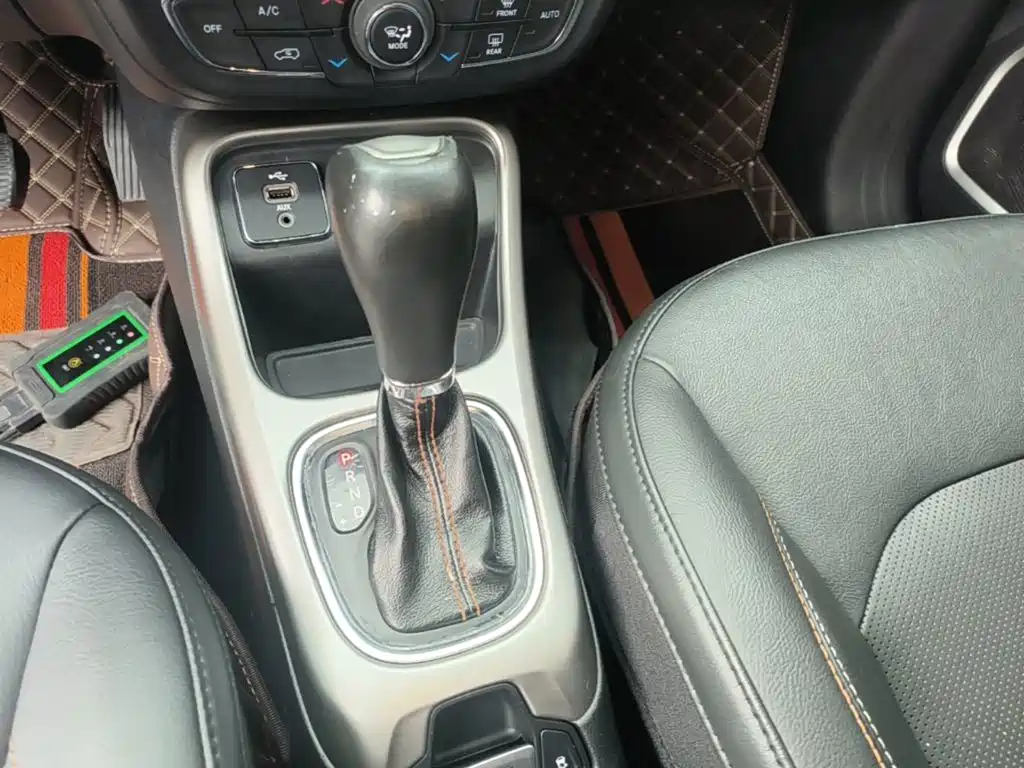 Jeep Compass — миниатюра 14