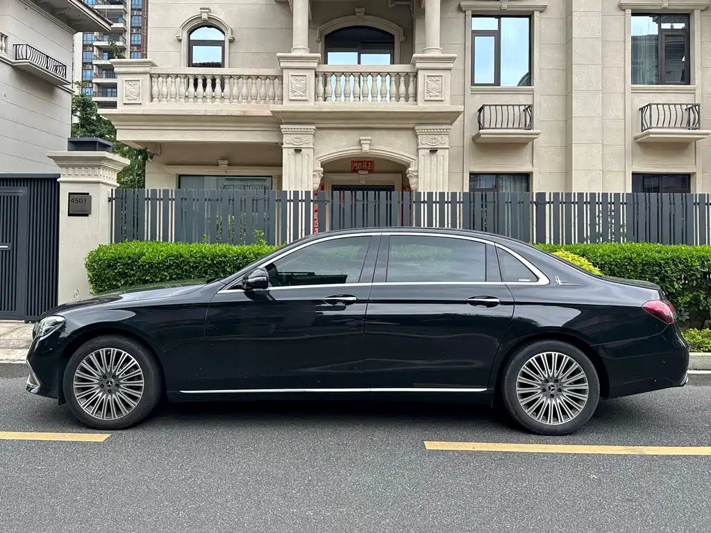 Mercedes-Benz E-Class — миниатюра 3