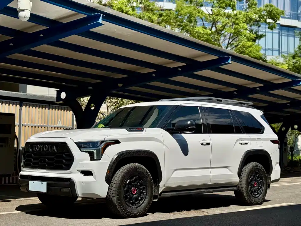 Toyota Sequoia 2024