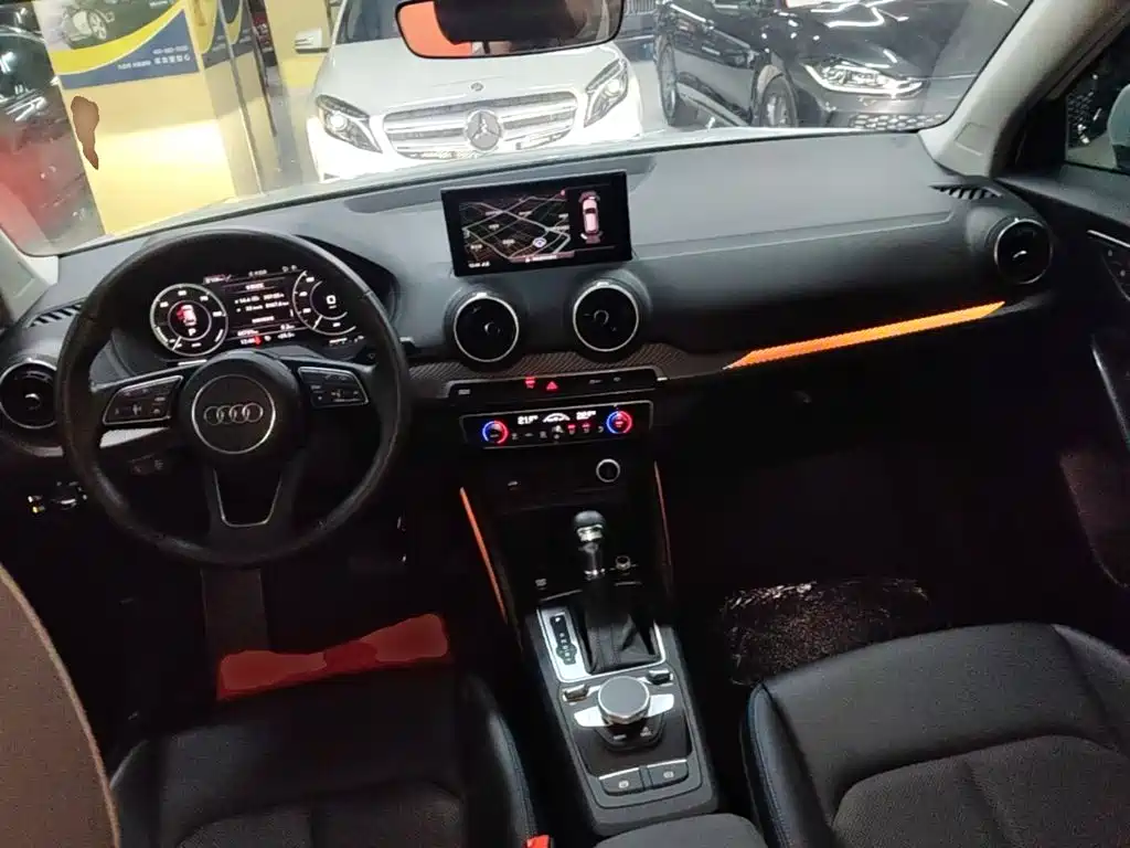 Audi Q2L e-tron — миниатюра 10