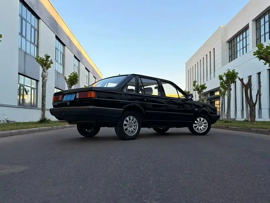 Volkswagen Santana Classic — миниатюра 2
