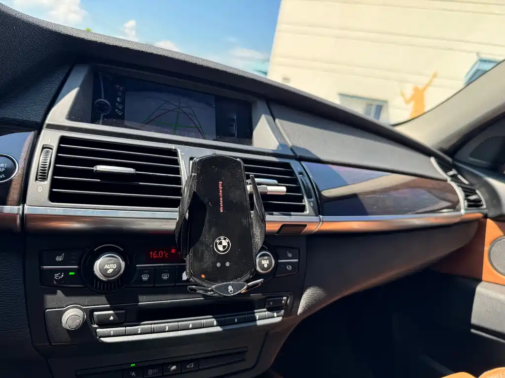 BMW X6 — миниатюра 14