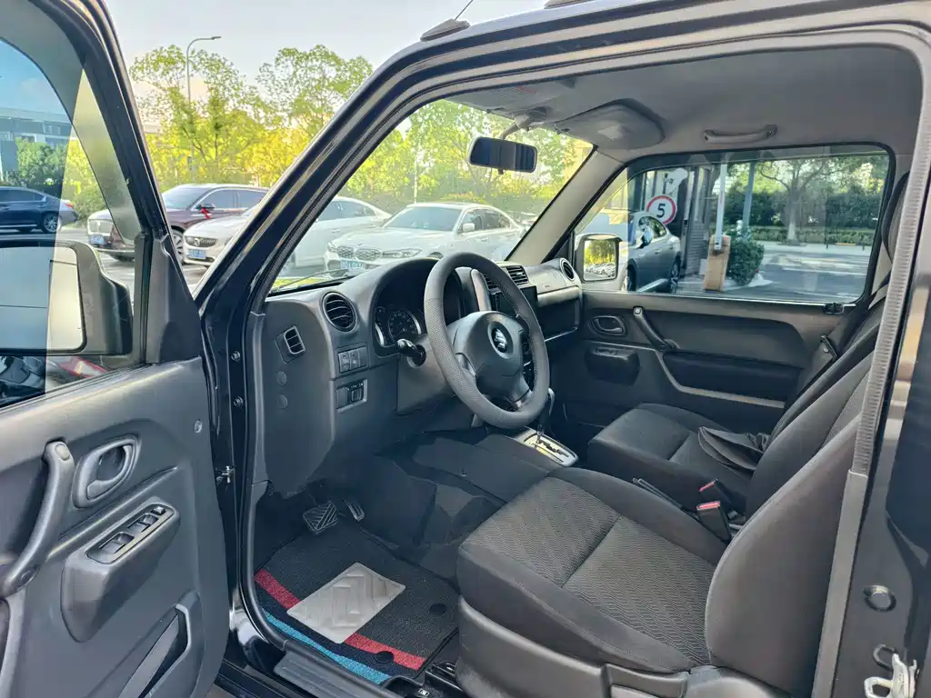 Suzuki Jimny — миниатюра 16