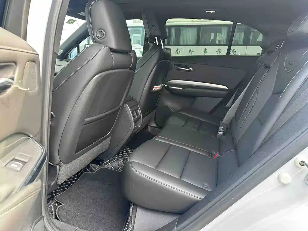 Cadillac XT4 — миниатюра 9