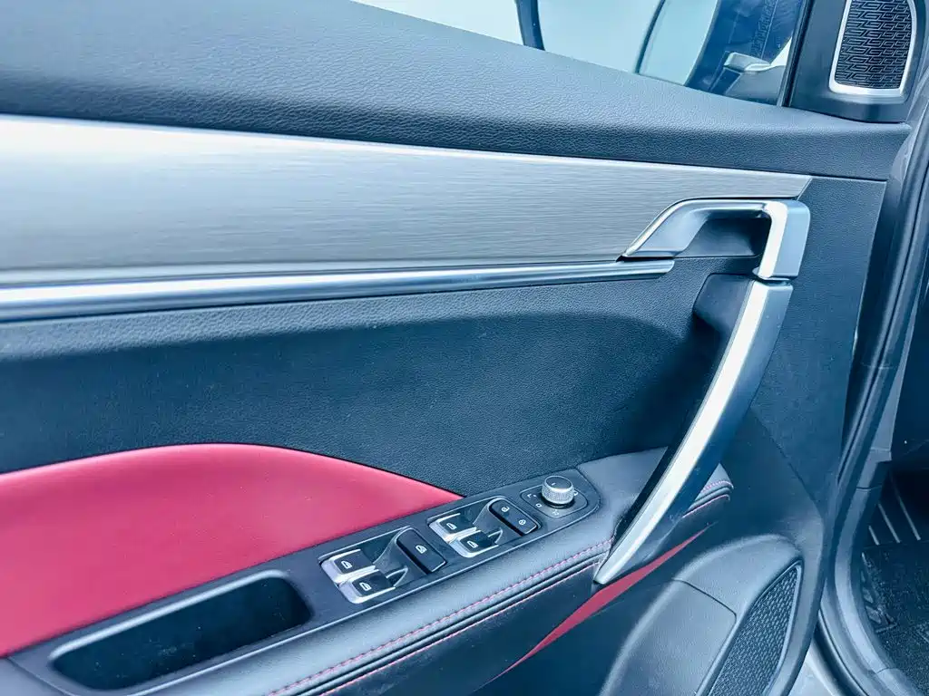 Geely Binyue — миниатюра 5