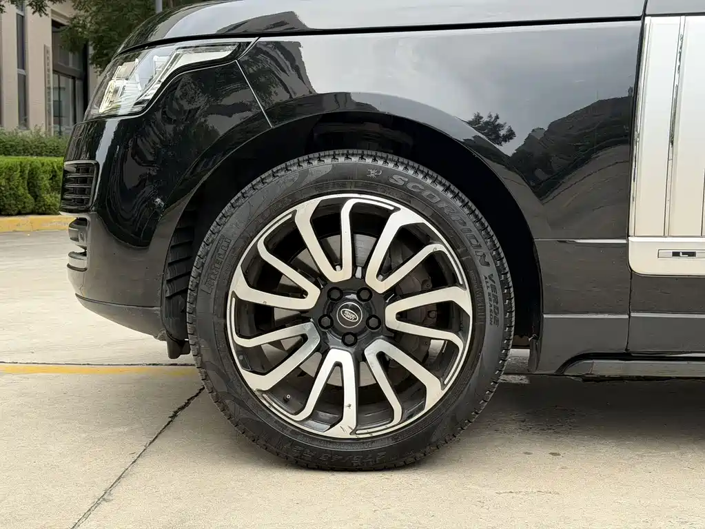 Land Rover Range Rover — миниатюра 14