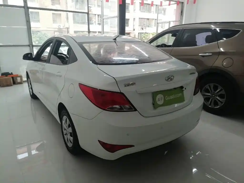 Hyundai Verna — миниатюра 5