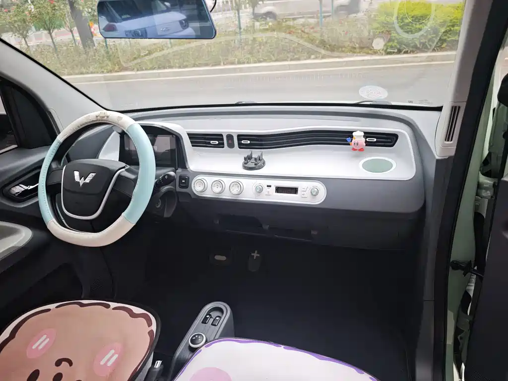 Wuling MINIEV — миниатюра 8