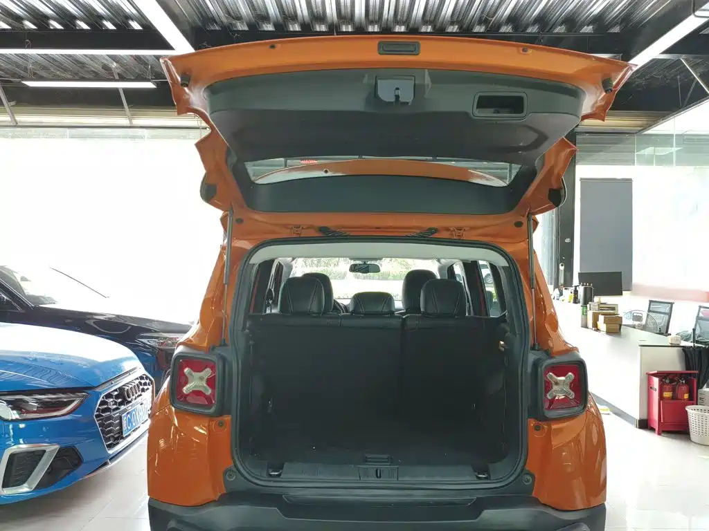 Jeep Renegade — миниатюра 19