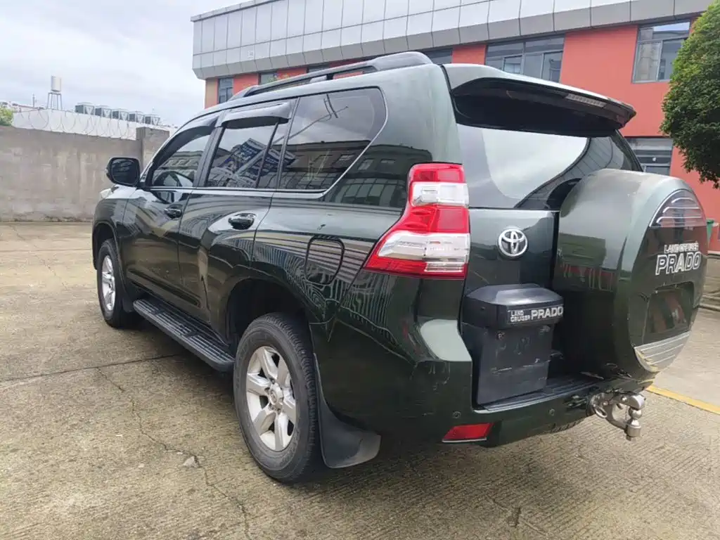 Toyota Land Cruiser Prado 2016 2.7L AT Standard
