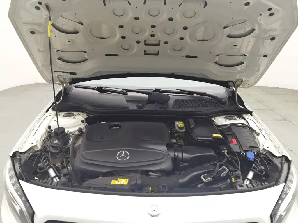 Mercedes-Benz GLA — миниатюра 6
