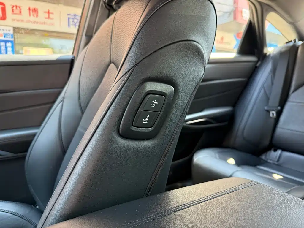Toyota Avalon — миниатюра 15