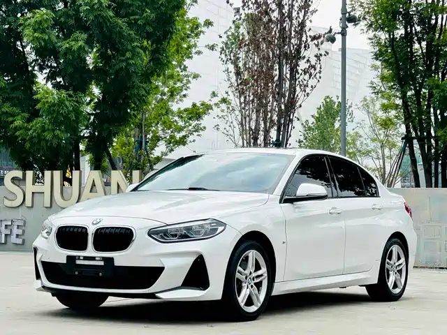 BMW 1 SERIES