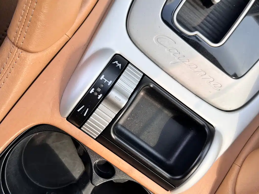 Porsche Cayenne — миниатюра 24
