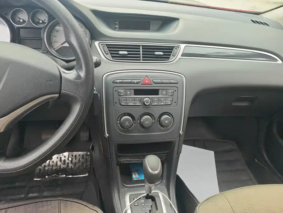 Peugeot 308 — миниатюра 13