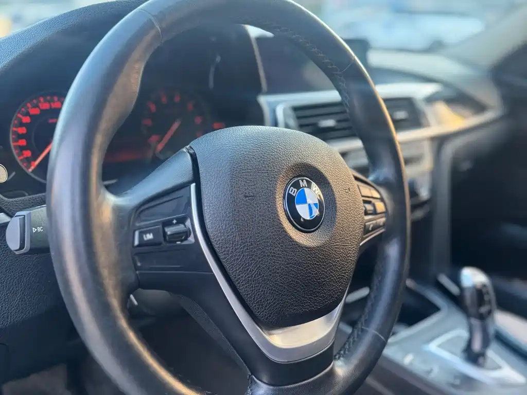 BMW 3 Series — миниатюра 12