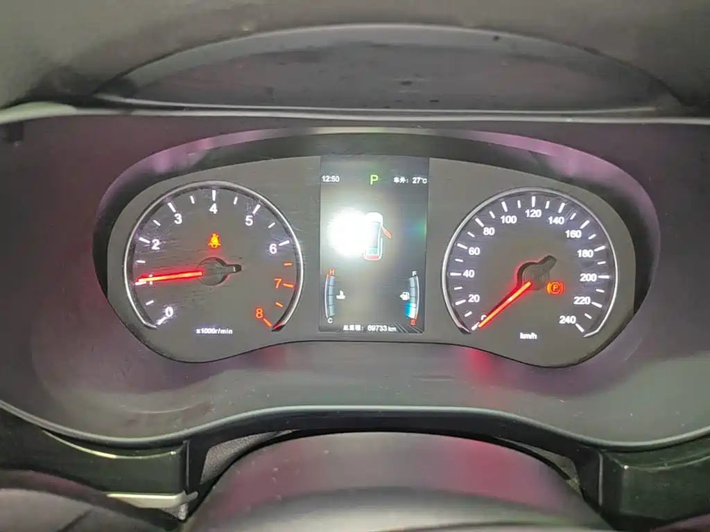 BYD MAX — миниатюра 12