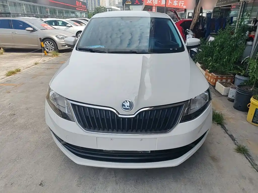 Skoda Rapid — миниатюра 3