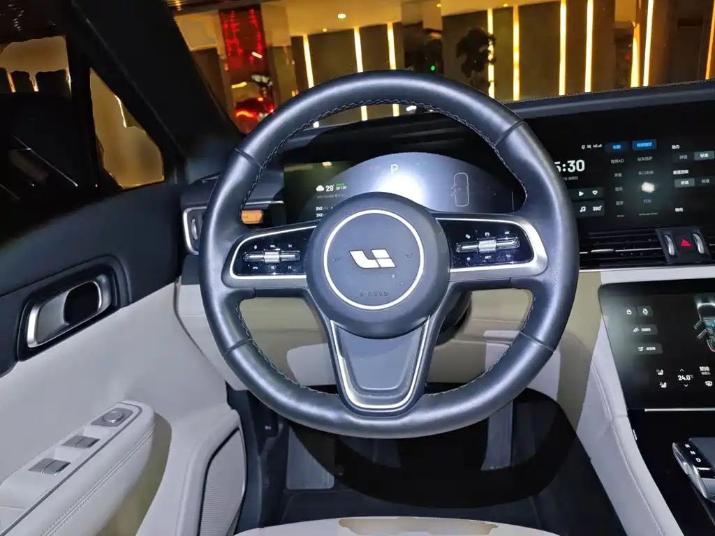 Li Auto Li ONE — миниатюра 11