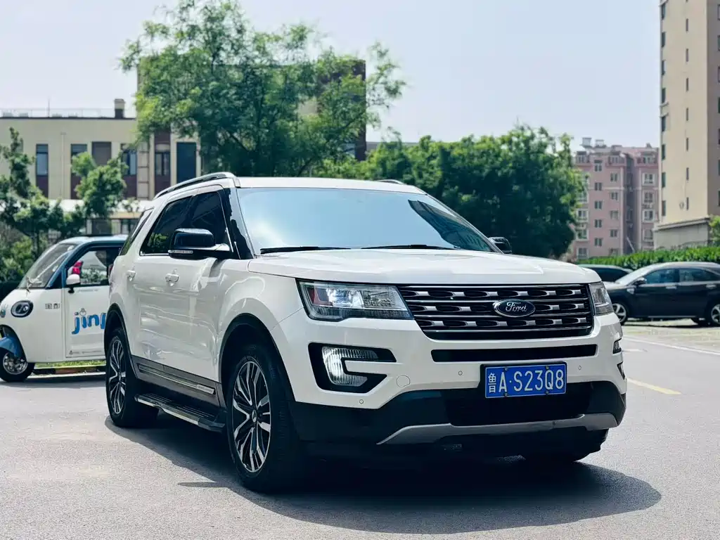 Ford Explorer (Import) 2018