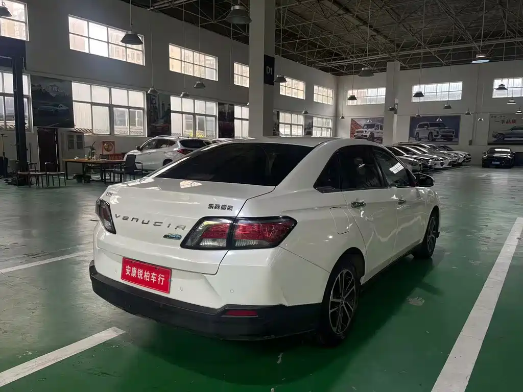 Venucia D60 — миниатюра 9