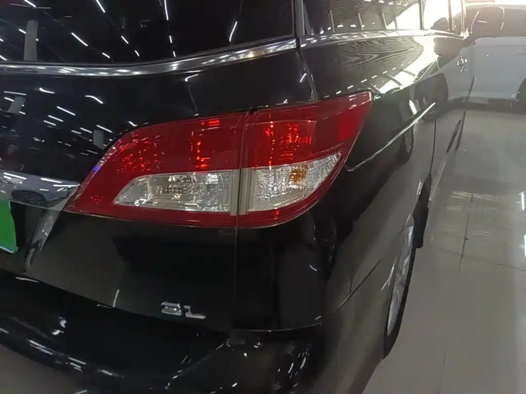 Nissan Quest — миниатюра 8