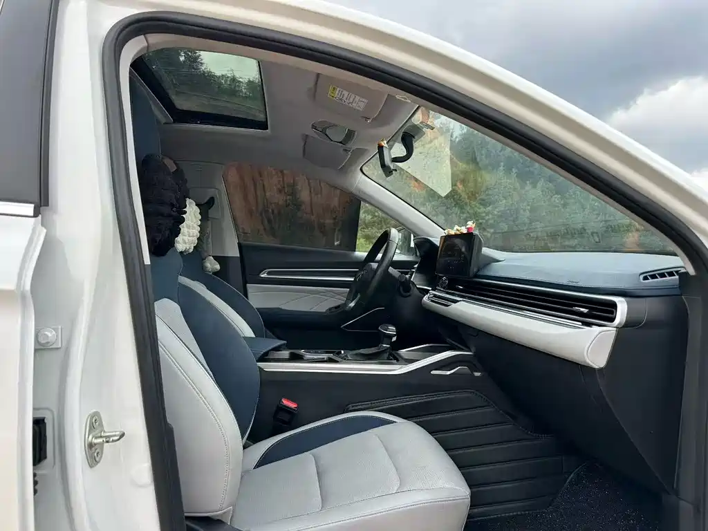 Geely Emgrand — миниатюра 7