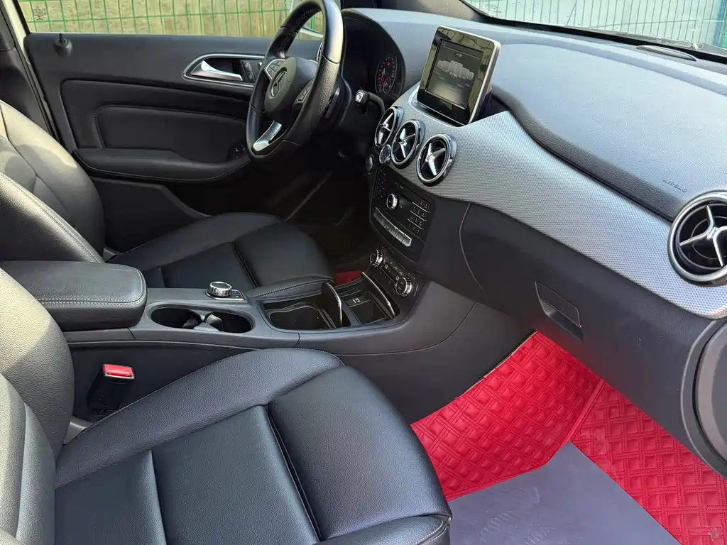 Mercedes-Benz B-Class — миниатюра 11