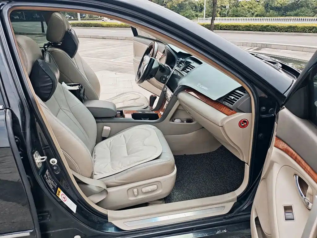 Toyota Camry — миниатюра 16