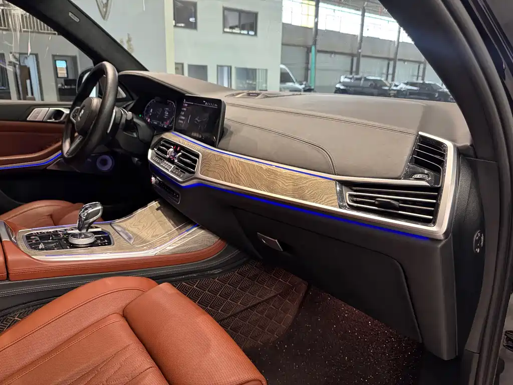 BMW X7 — миниатюра 26