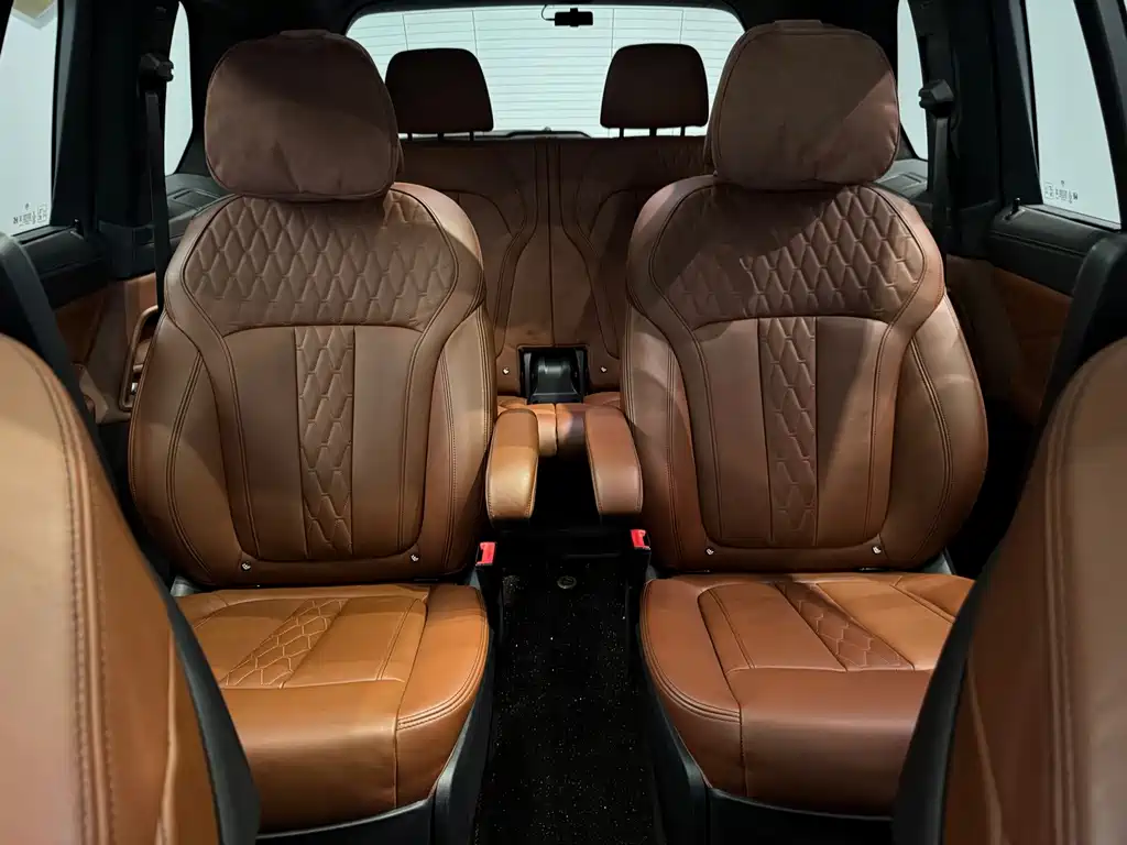 BMW X7 — миниатюра 27