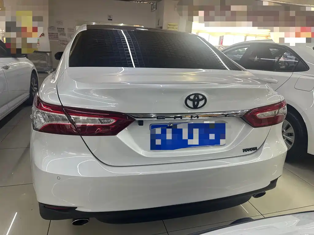 Toyota Camry — миниатюра 11
