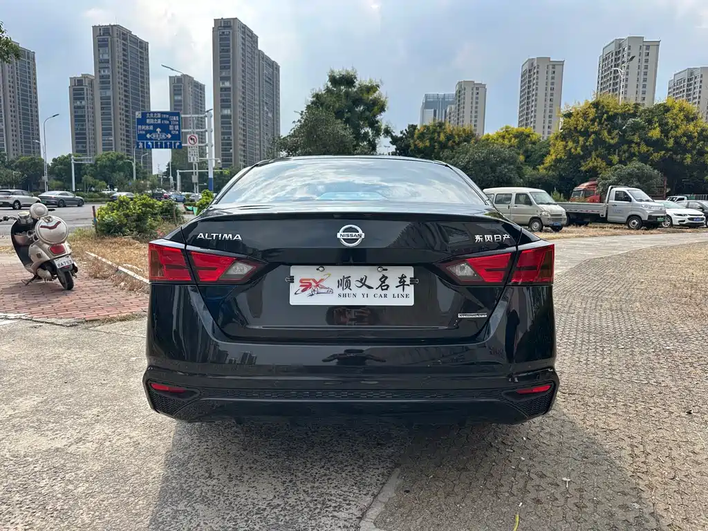 Nissan Teana — миниатюра 5