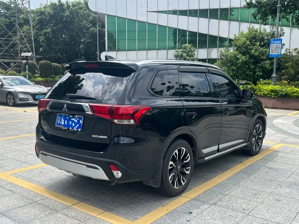Mitsubishi Outlander 2.0L 2WD Enjoy Edition 7 seats China VI, фото 6