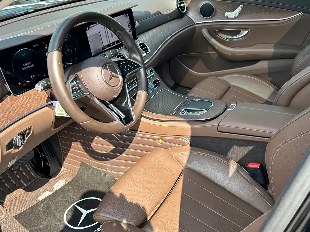 Mercedes-Benz E-Class — миниатюра 6