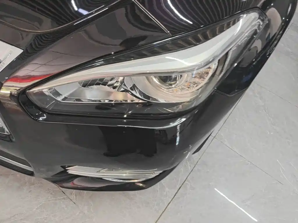 Infiniti Q70 — миниатюра 24