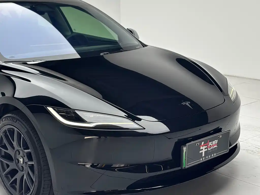 Tesla Model 3 — миниатюра 20