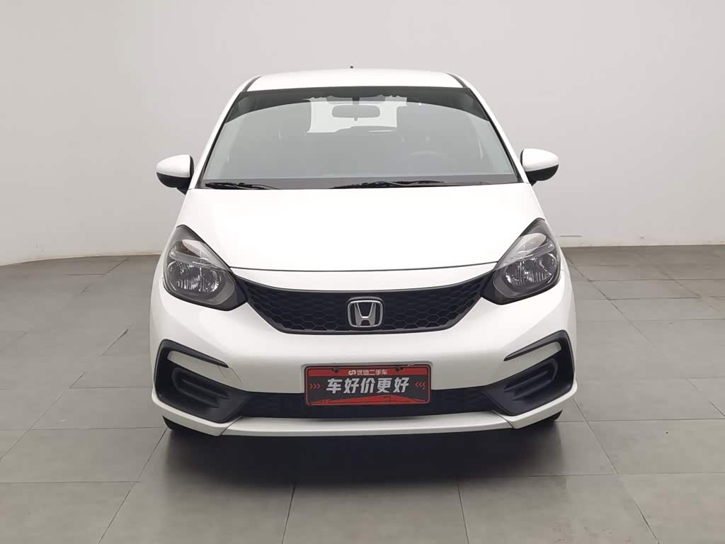 Honda Fit 1.5 л 2022 г. Белый, пробег 44000 км