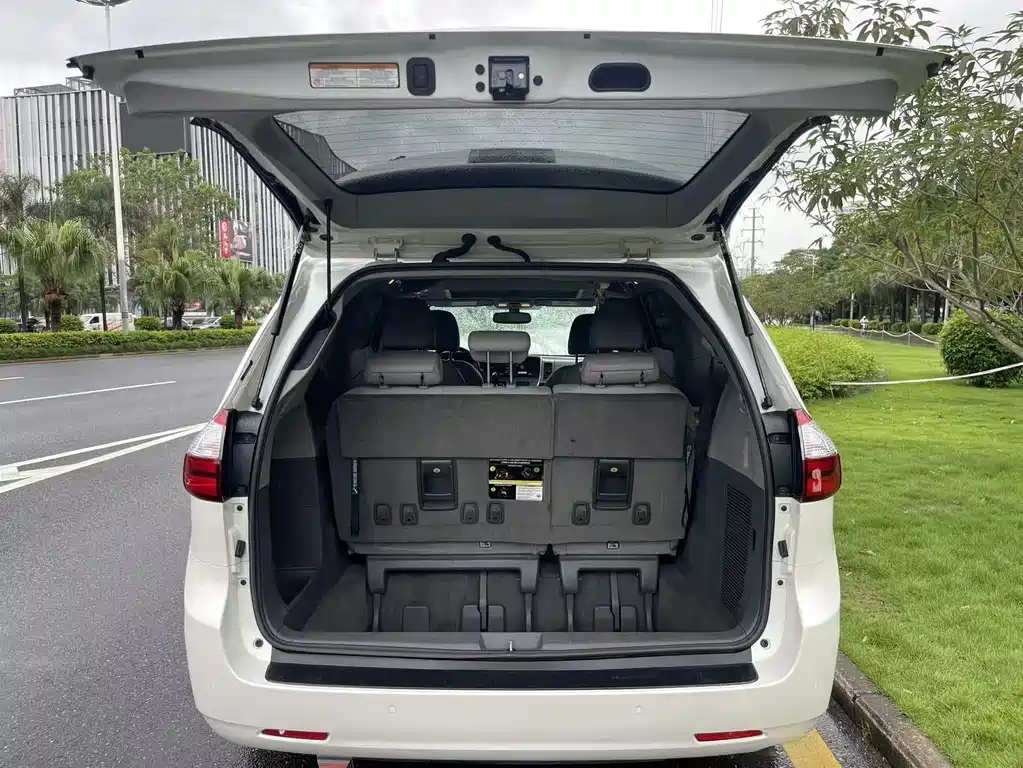 Toyota Sienna 2018 3.5L