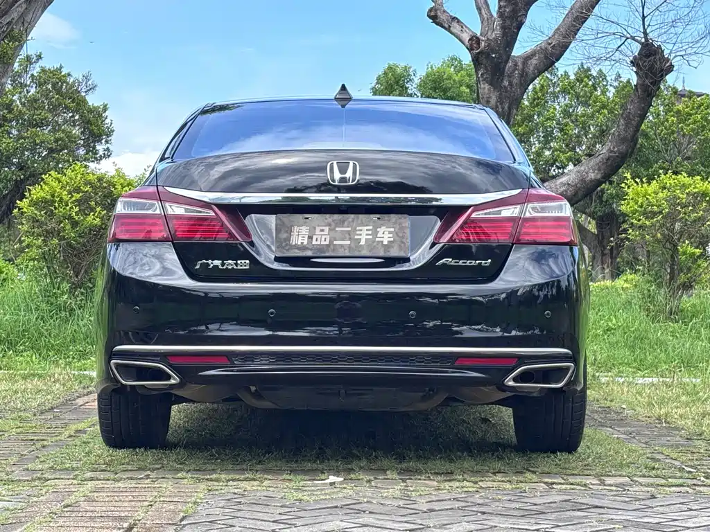 Honda Accord — миниатюра 9