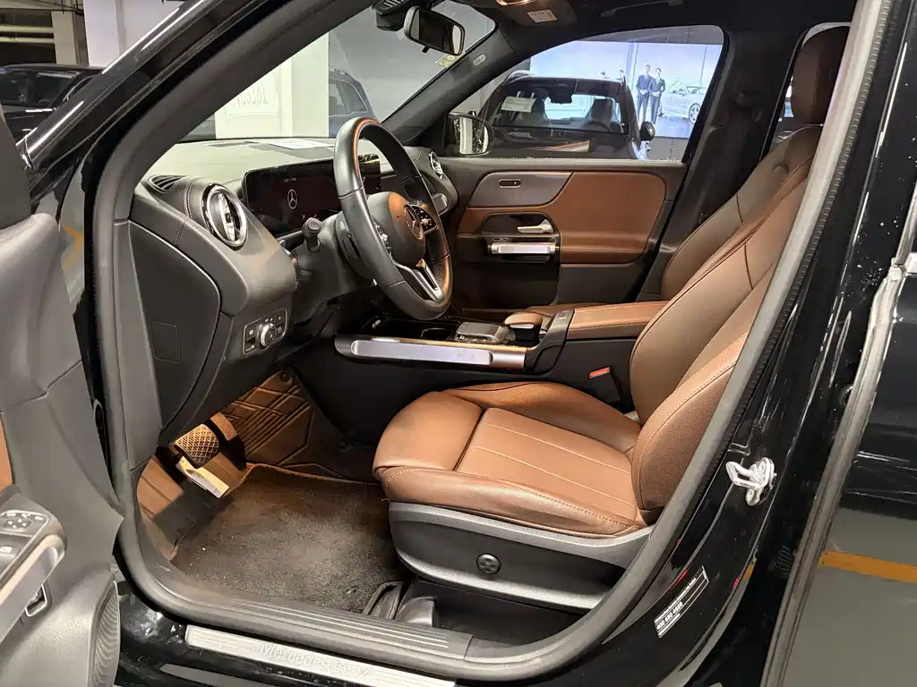 Mercedes-Benz GLB — миниатюра 11