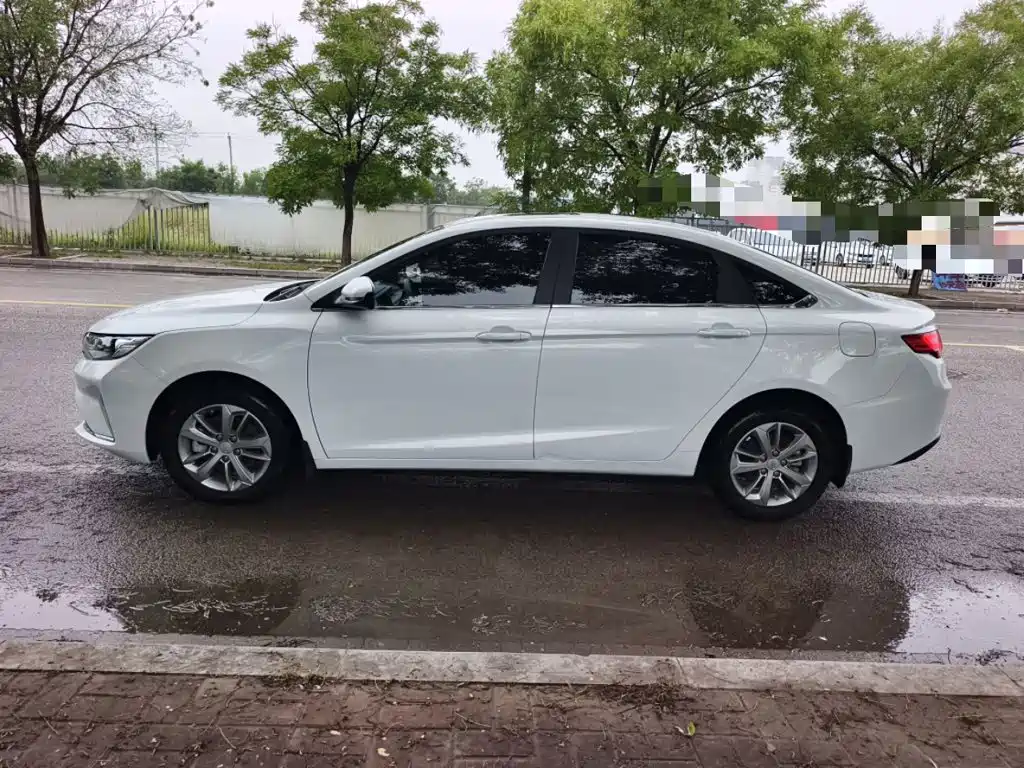 Geely Emgrand GL — миниатюра 10