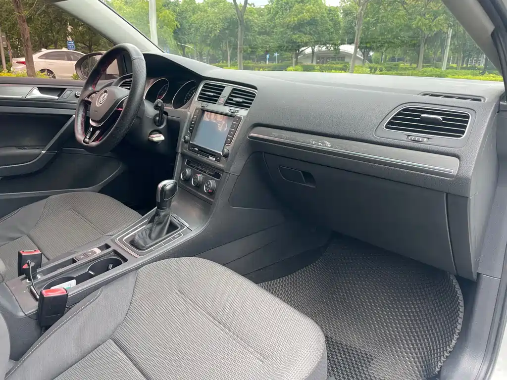 Volkswagen Golf — миниатюра 13