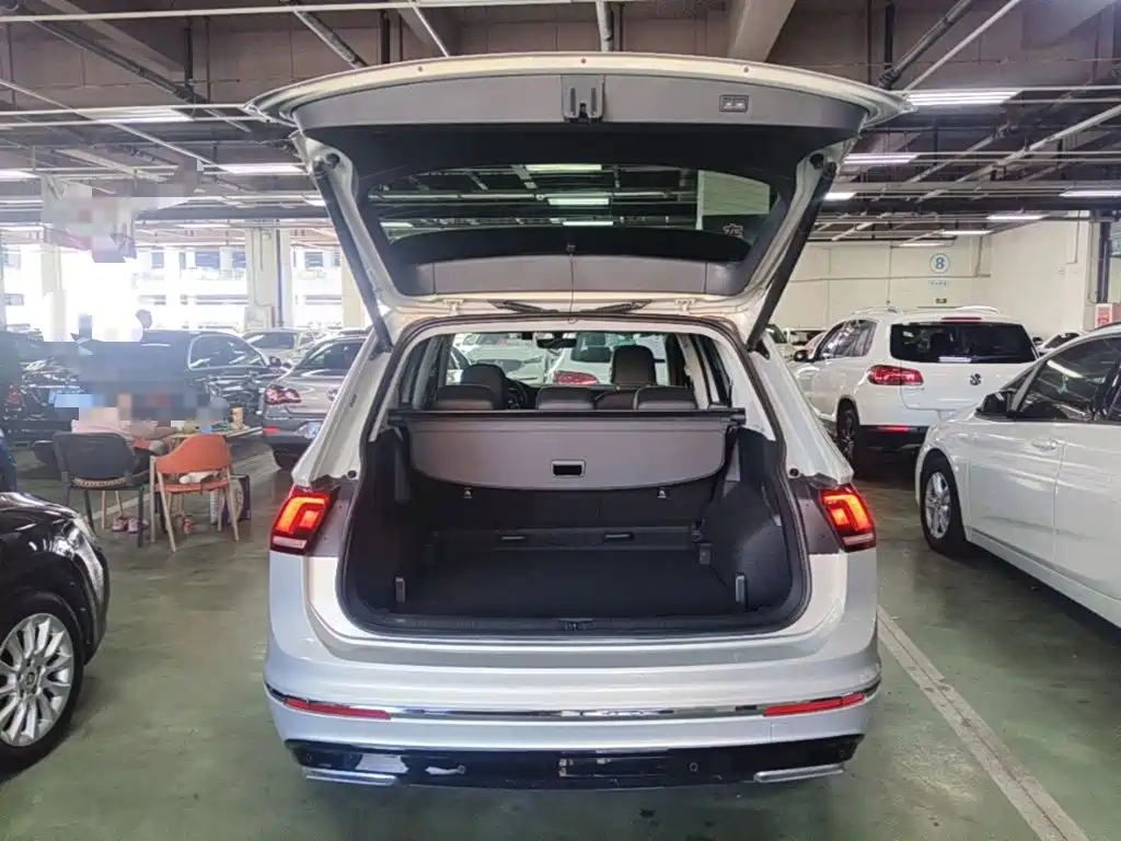 Volkswagen Tiguan L — миниатюра 19