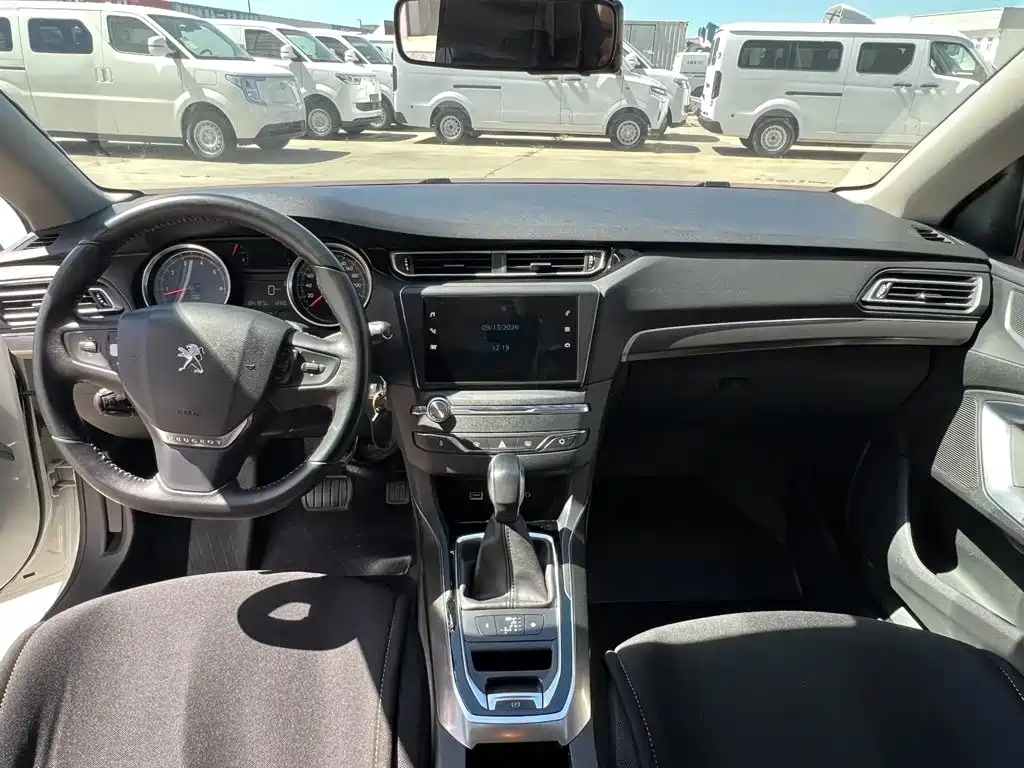 Peugeot 408 — миниатюра 7