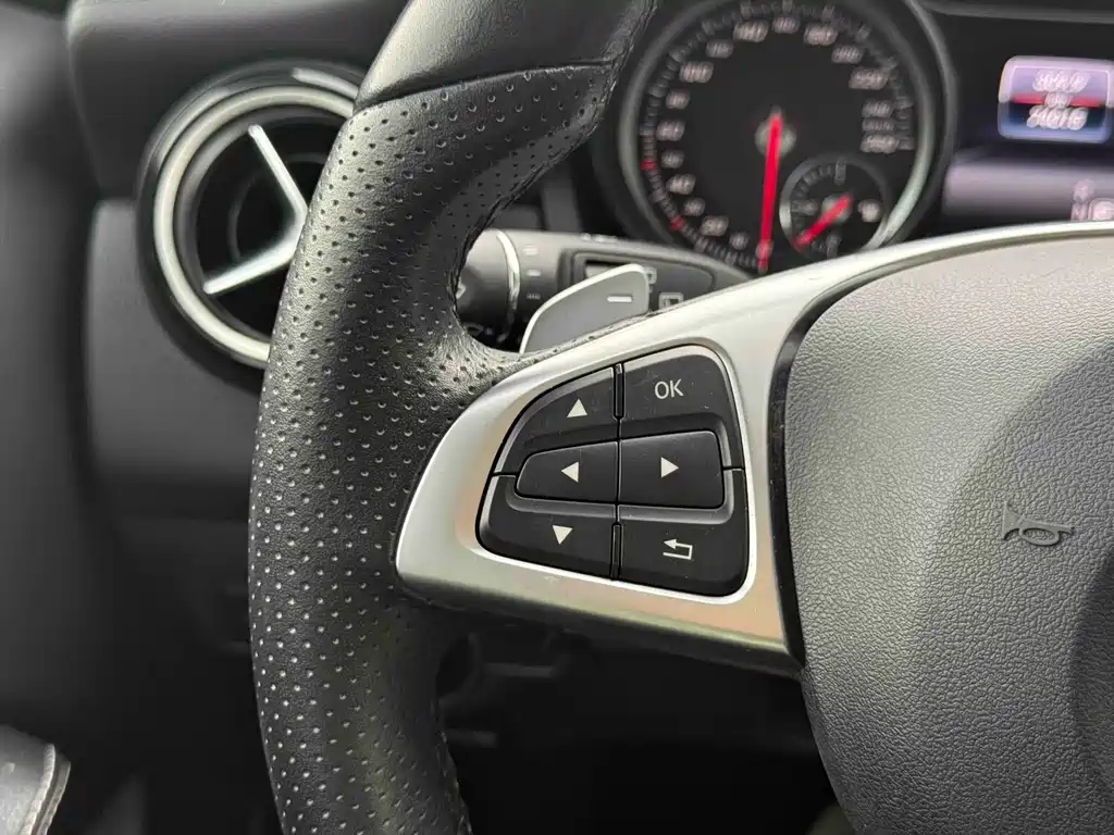 Mercedes-Benz GLA — миниатюра 15