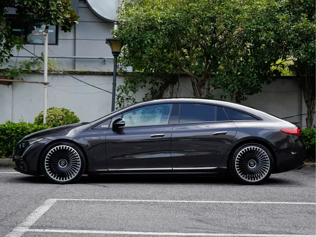 Mercedes-Benz EQS AMG — миниатюра 3