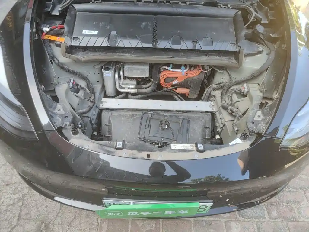 Tesla Model Y — миниатюра 16