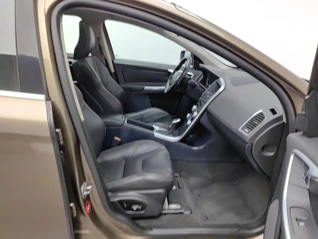 Volvo XC60 — миниатюра 23